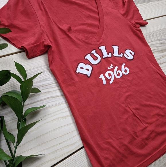 🌿CHICAGO BULLS TEE🌿 - Picture 3 of 3